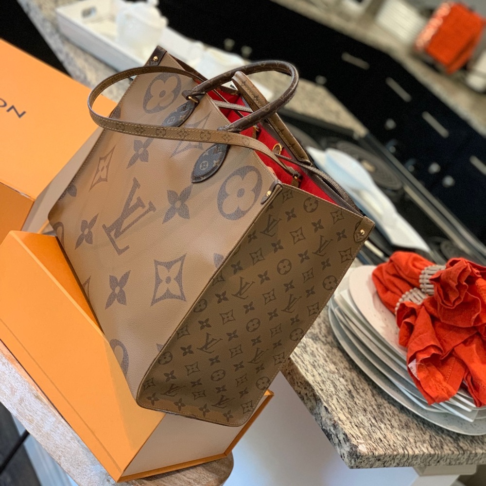 🔥LV up 🔥to 20% off 🔥 your “likes”TODAY - Picture 10 of 16